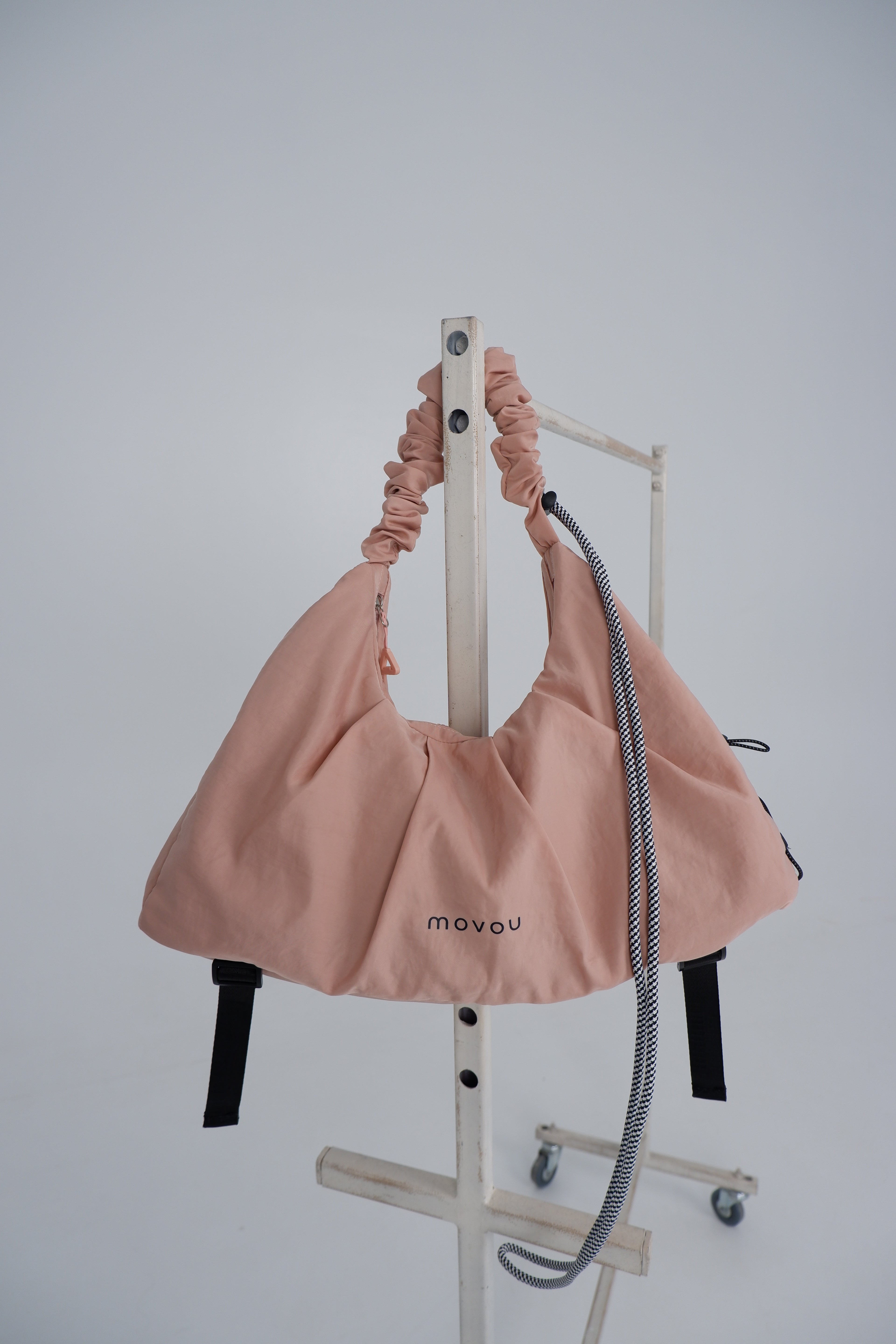 Movou in pink