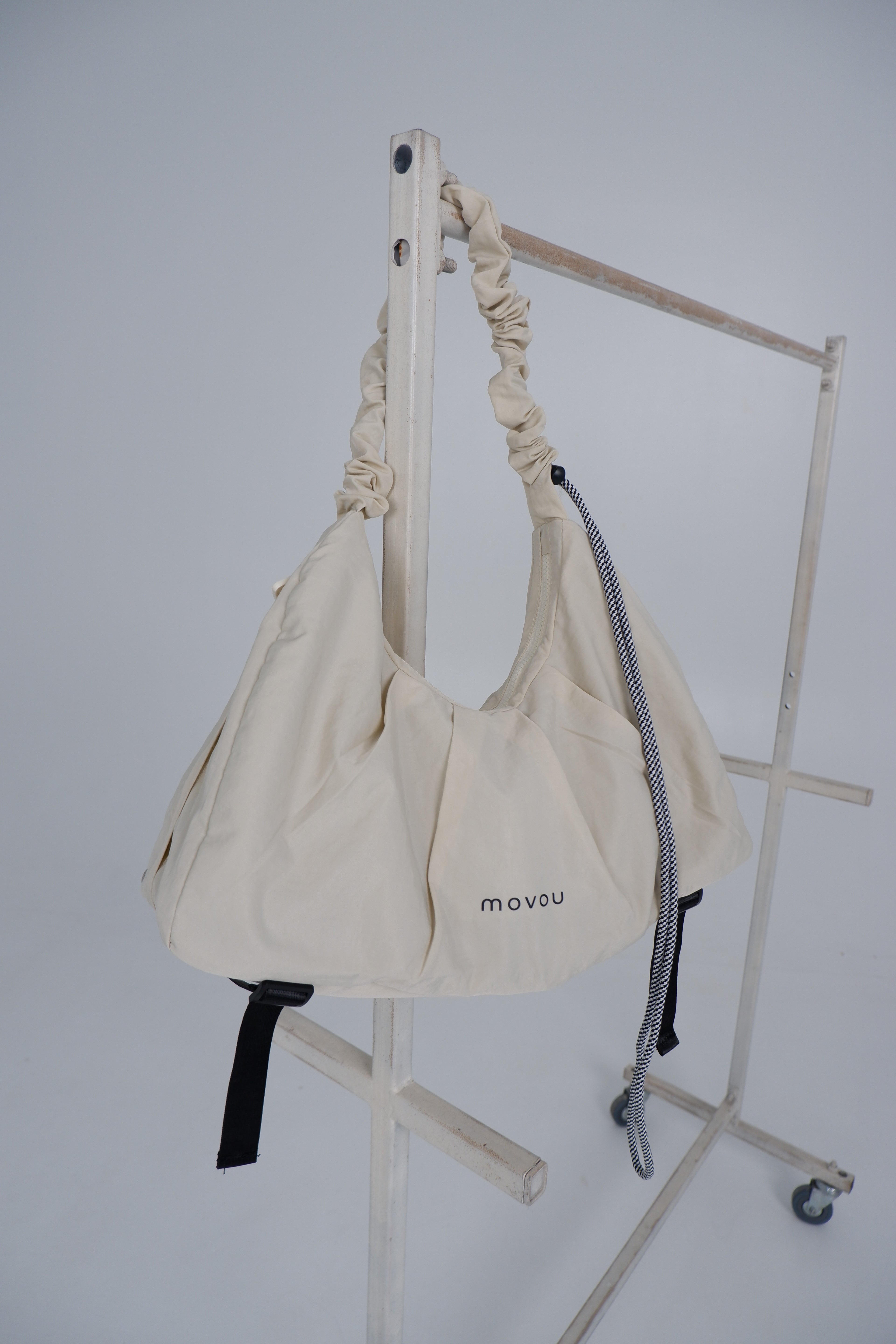 Movou in ivory