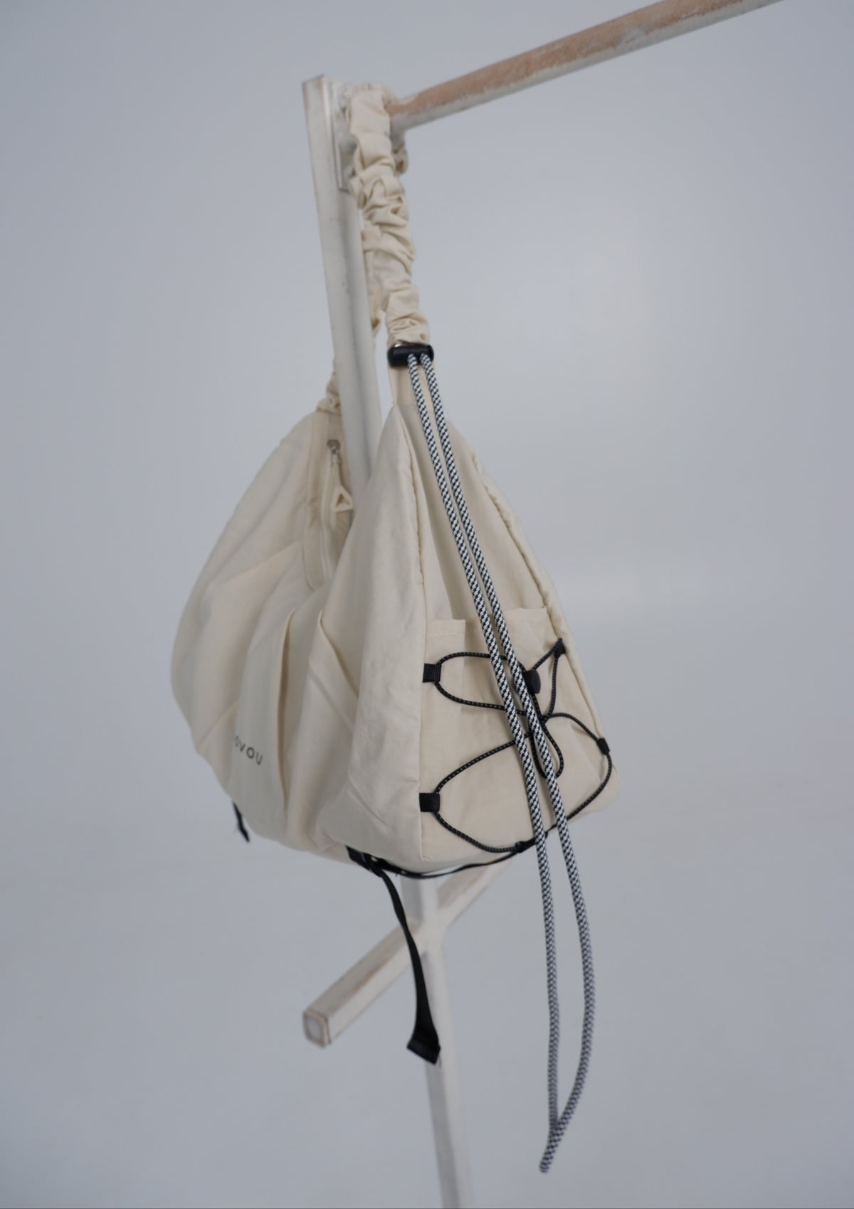 Movou in ivory