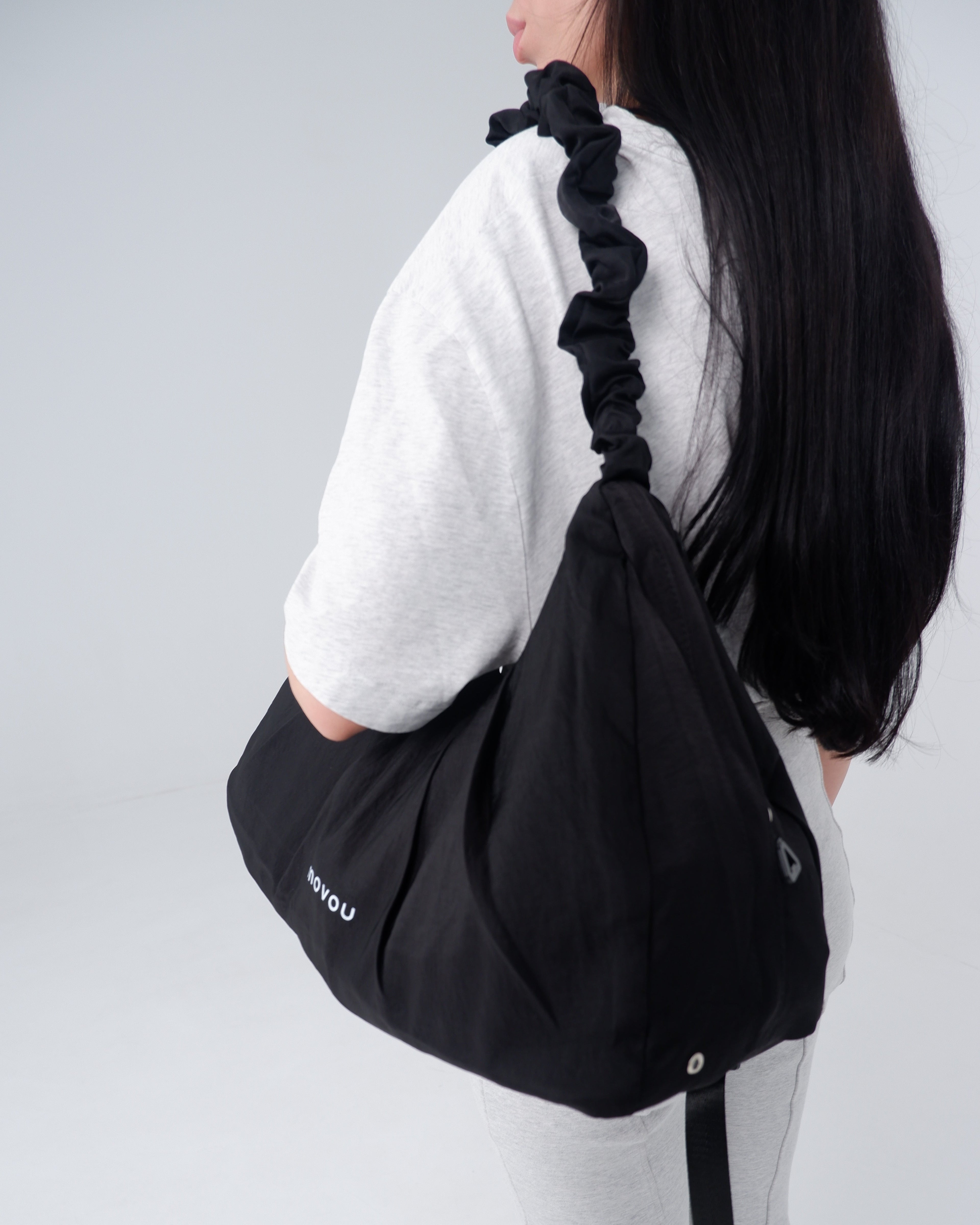 Movou in black