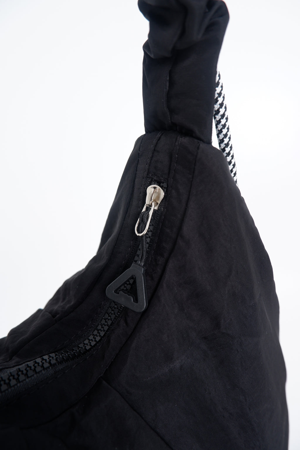 Movou in black