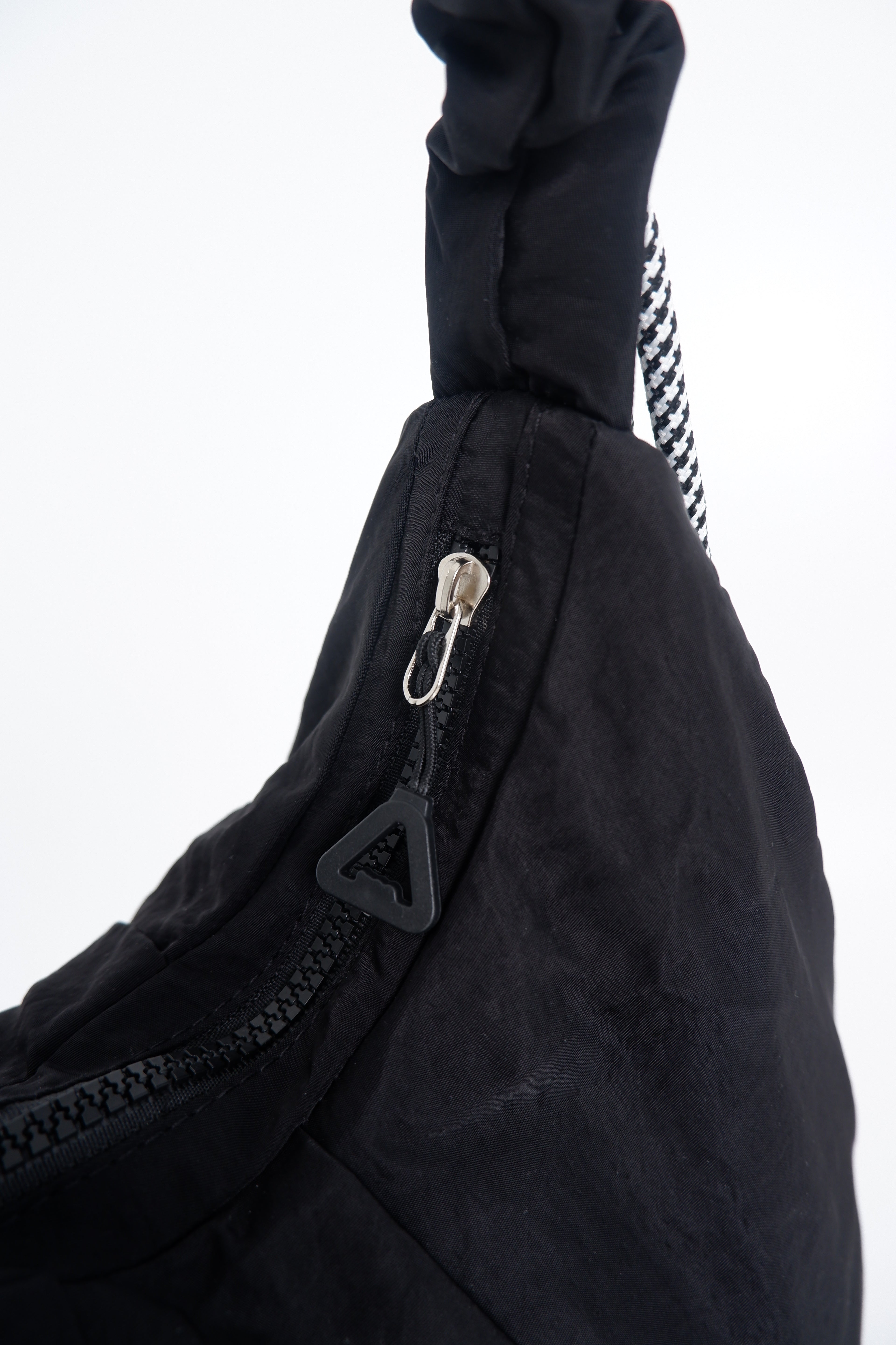 Movou in black